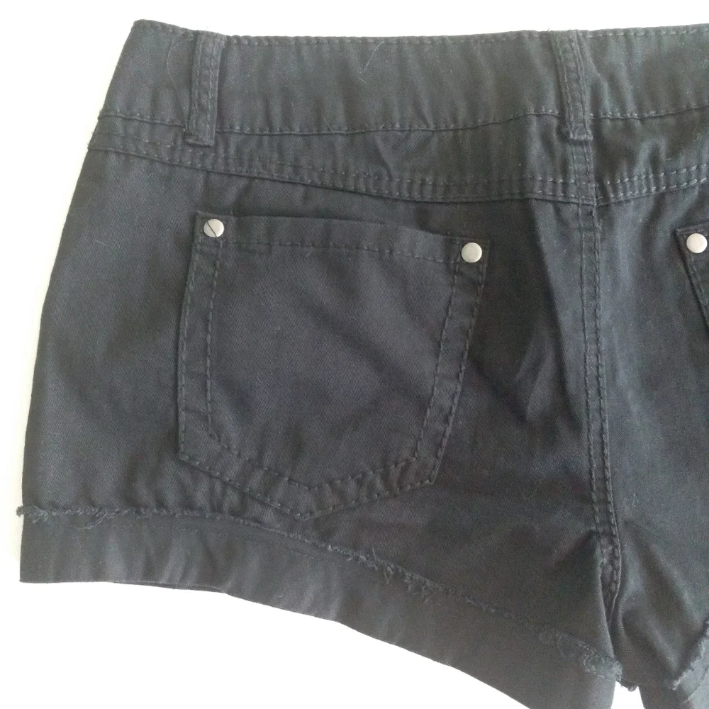 Boom Boom Jeans size 11 women's shorts black with embedded design
